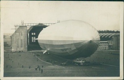 Ansichtskarte Luftschiff Graf Zeppelin vor ersten Start Friedrichshafen (9835)