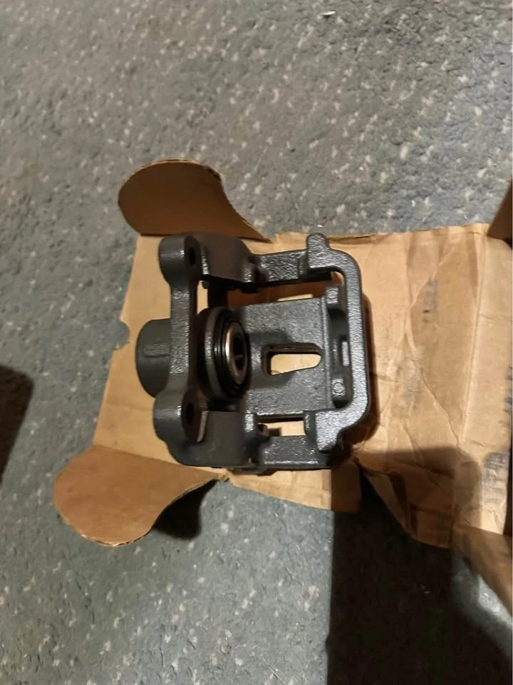 Dodge Charger 2011-2014 pinza trasera Foto 2 de 3