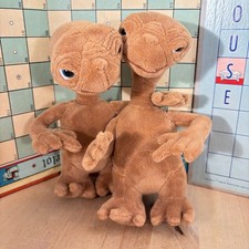 Pair of E.T. The Extra-Terrestrial Plush Toy Factory Universal, 9"