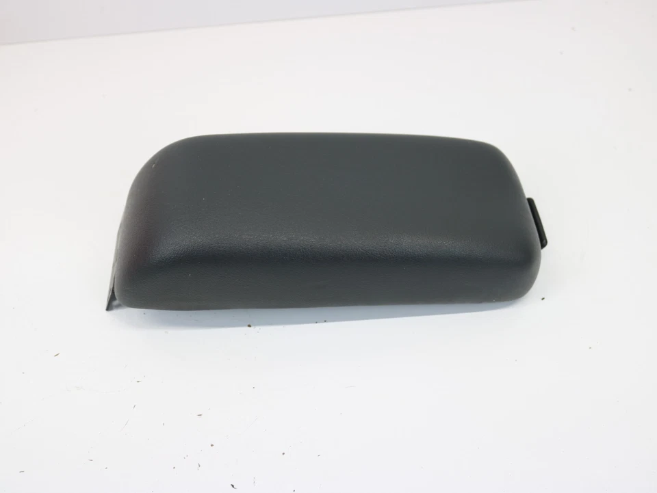 1995-2005 Chevrolet Cavalier Center Console Lid Armrest Used OEM 22603634 — 第 4/4 张图片