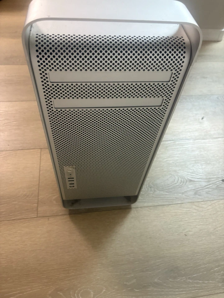 Apple A1186 Mac Pro (Early 2008)  Xeon E5462 @ 2.8GHz 4C 8GB 3TB ATI 2600 XT - Image 4 of 4