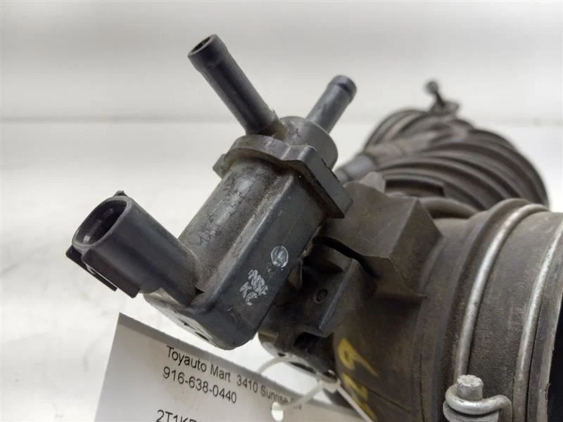 Toyota Matrix 2007 1,8 L 4 cilindros filtro de aire tubo/resonador Foto 3 de 4