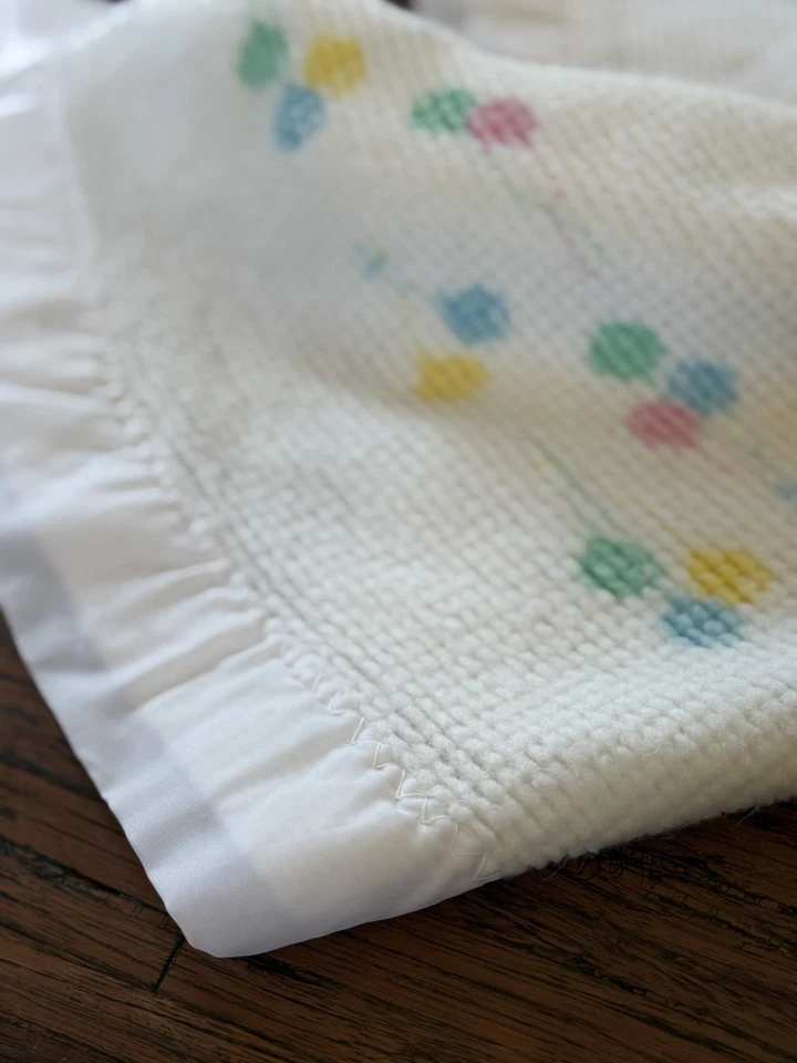 Винтажное вафельное одеяло Baby Morgan с атласной отделкой по краям термический акрил 38 x 46 - Изображение 3 из 4