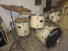 Schlagzeug / Drumset komplett mit Top Becken