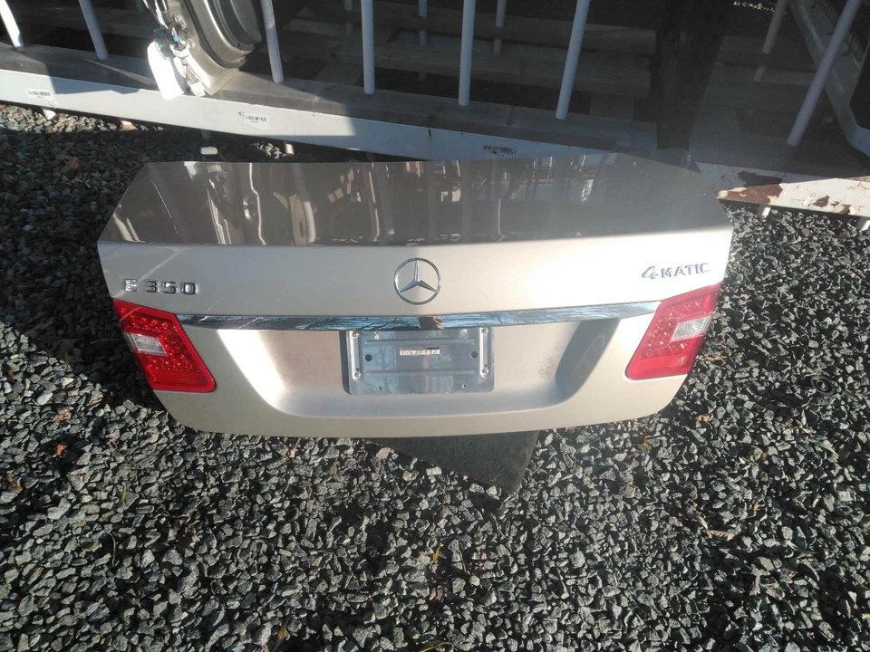 Used Deck Lid fits: 2010 Mercedes-benz Mercedes e-class 212 Type Sdn E250 Grade Foto 2 de 4