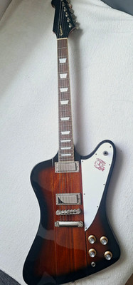 Epiphone Firebird Vintage Sunburst E-Gitarre 6-saitig RH 22 Bünde Mahagoni