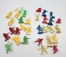 Vintage colorful Plastic Cowboy and Indians Lot of 30 toys minifigures