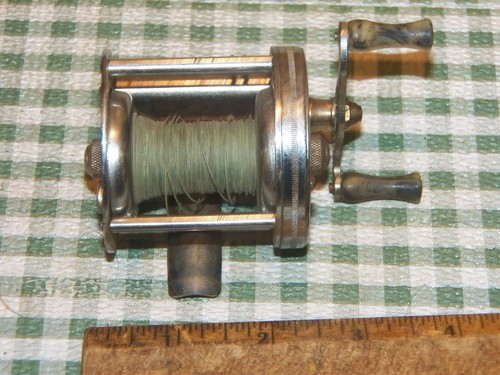 Carrete de fundición de pesca de viento nivel BRONSON METEOR de colección - FUNCIONA - Imagen 3 de 5