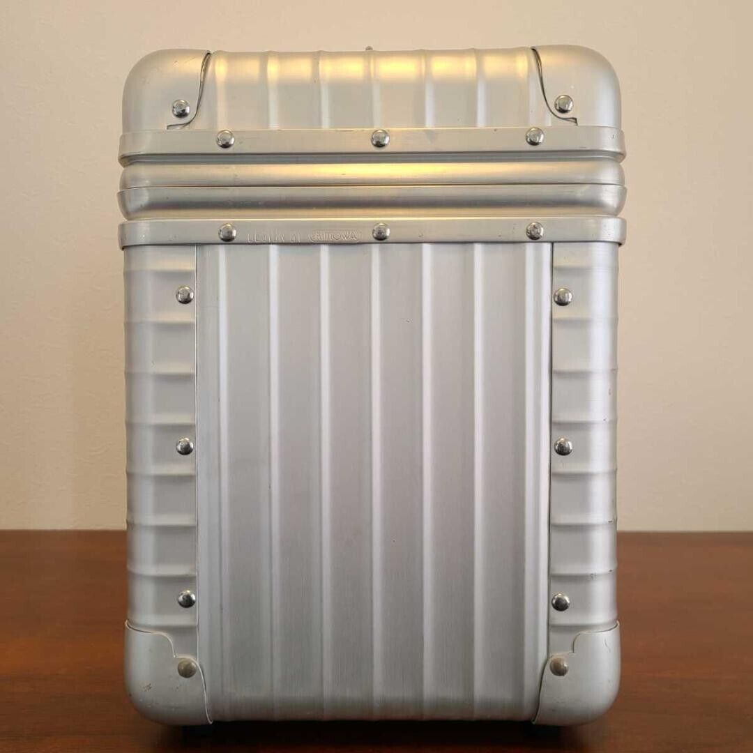 RIMOWA Topaz Pilot Case 31L Silver 950.34 Combi Lock 2way RIMOWA Topaz Pilot Case 31L Silver 950.34 Combi Lock 2way