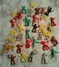 30 Vntg Plastic Cowboys  Indians Tim Mee Western Playset Toys Lot