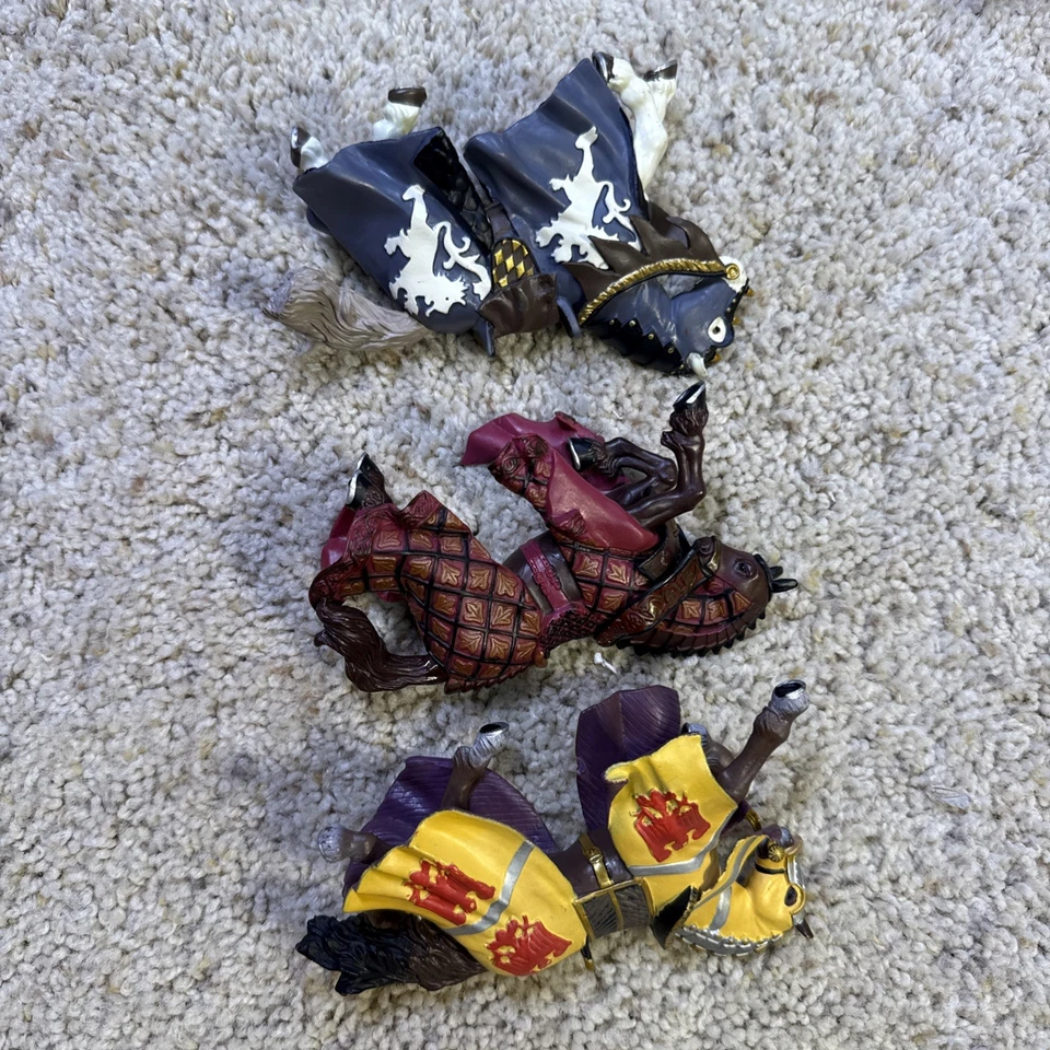 Lote de figuras de acción de fantasía medieval Papo - Caballeros, caballos, dragones vendidos como están Foto 3 de 4