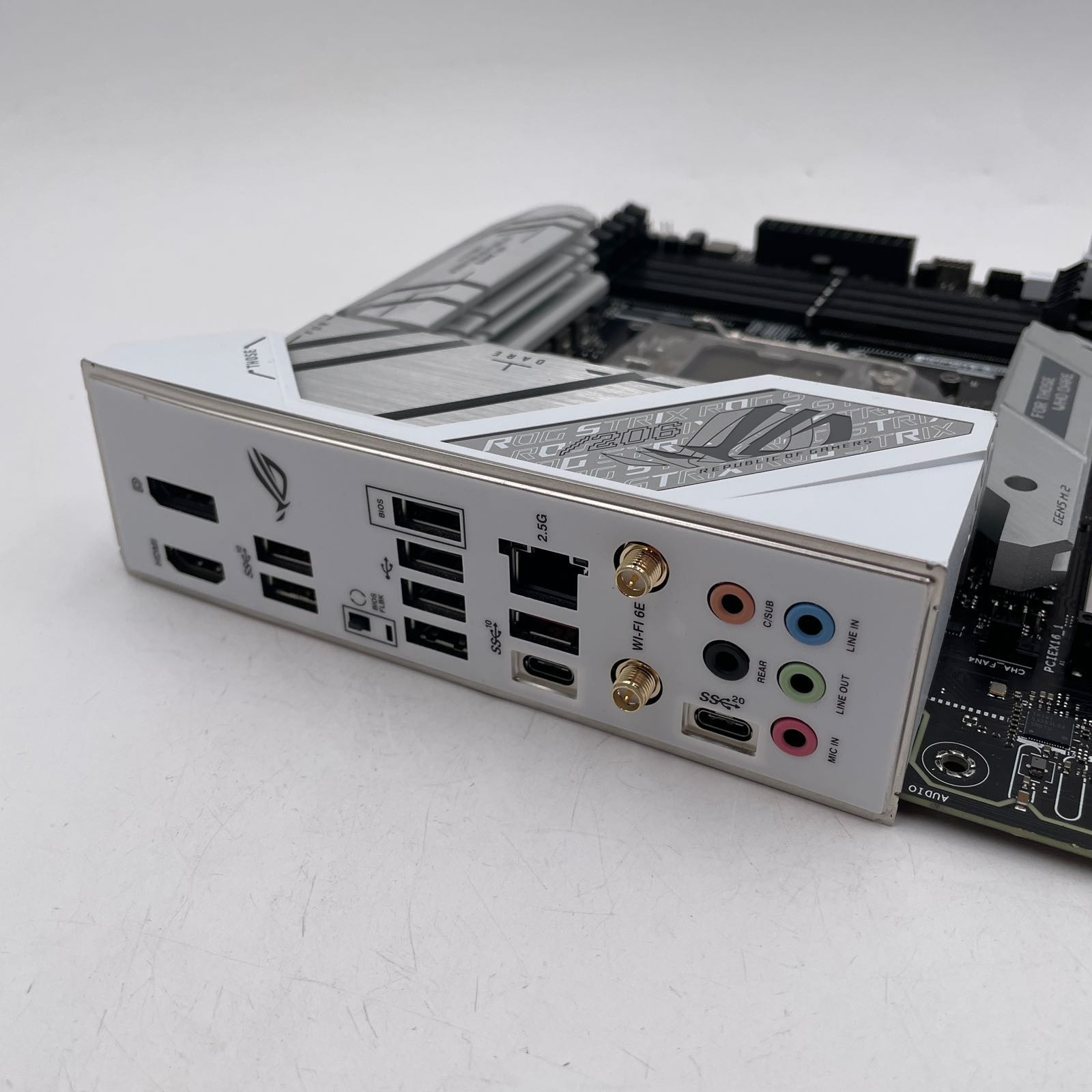 ASUS ROG Strix B650-A Gaming WIFI AMD AM5 DDR5 WiFi 6E ATX Motherboard - READ