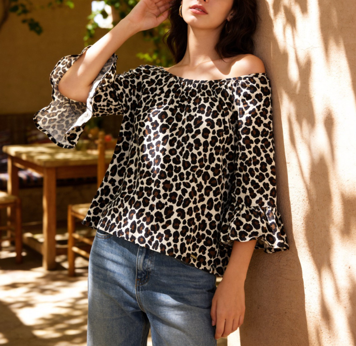 Michael Kors blouse, cotton, Size Large, animal print, ruffled sleeves
