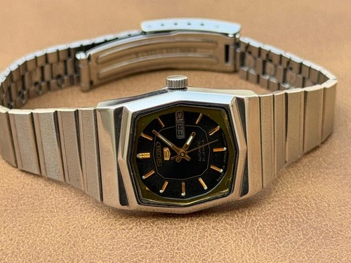 Vintage Seiko 5 Automatic 21 Jewels Ladies Watch Japan Made Spares/Repair (489)