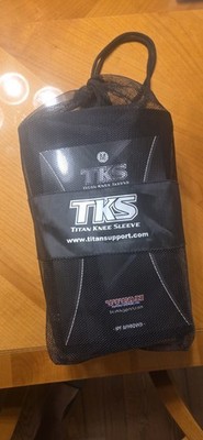 New Titan TKS Knee Sleeves  Medium with Carry Bag 