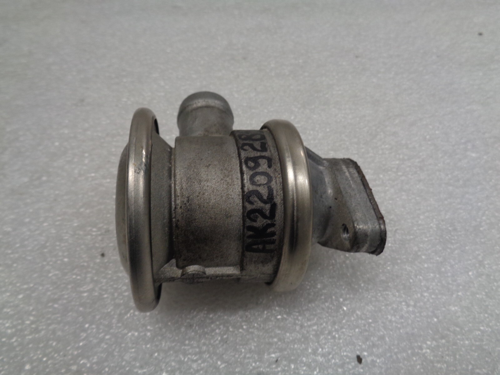 05-07 Maserati Quattroporte M139 Left Driver Secondary Air Valve OEM AK2209289