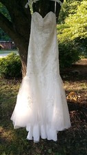 Beautiful Size 12 Davids Bridal Wedding Gown Soft White Dress 12010144 WG3839