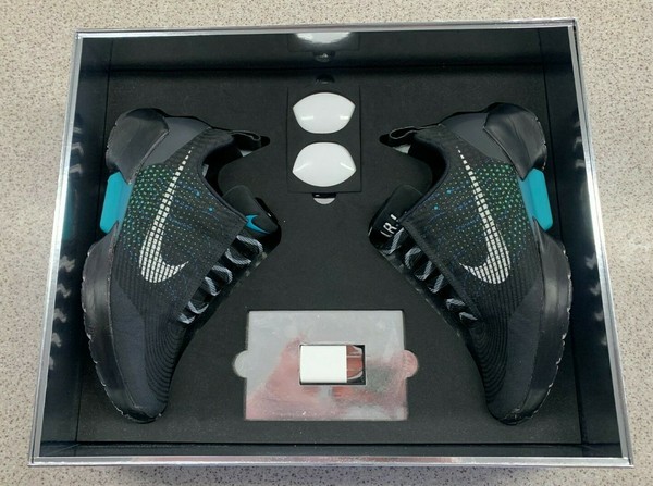 Nike HyperAdapt 1.0 Size US10.5 in ORIGINAL BOX (Self Lacing) Black Midsole