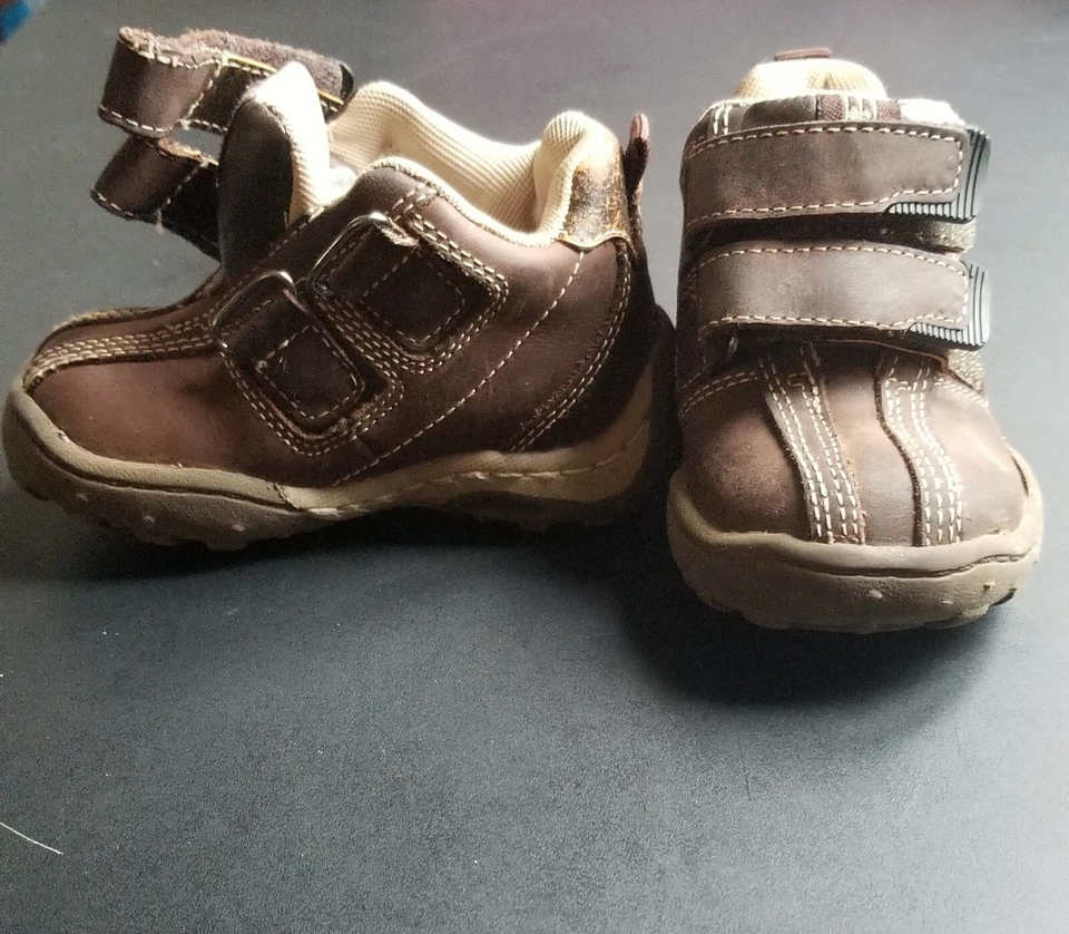 Buster Marrón Cuero Marrón Niño Botas de Senderismo Talla 5M En muy buen estado Infantil Zapatilla Zapato Foto 2 de 4