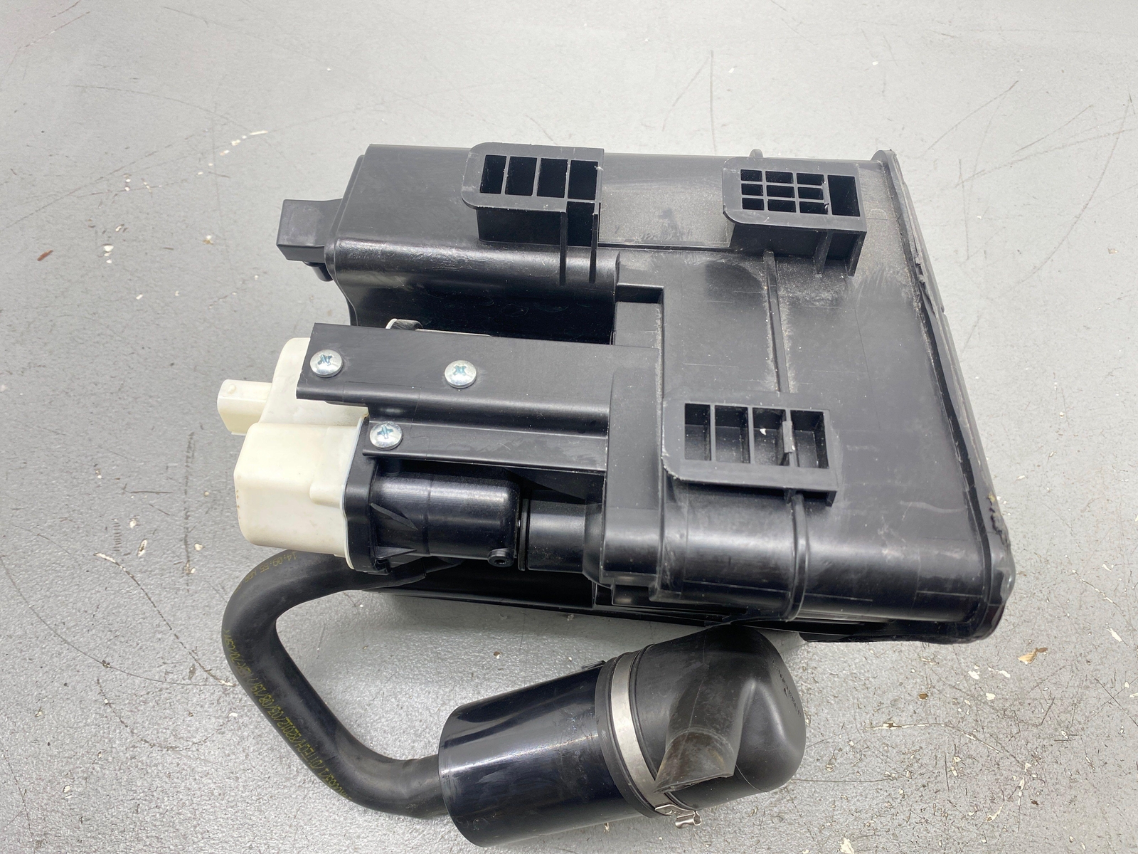 2020-2023 MCLAREN GT 4.0L ENGINE FUEL VAPOR CHARCOAL CANISTER 14K0053CP OEM