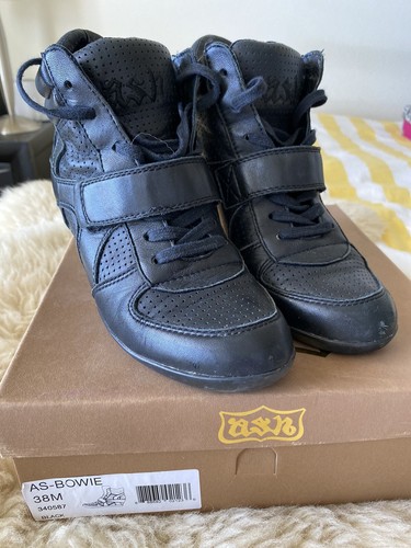 ash wedge trainer boots