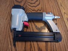 Porter Cable 18 Gauge Pneumatic Brad Nailer Model BN 125 A