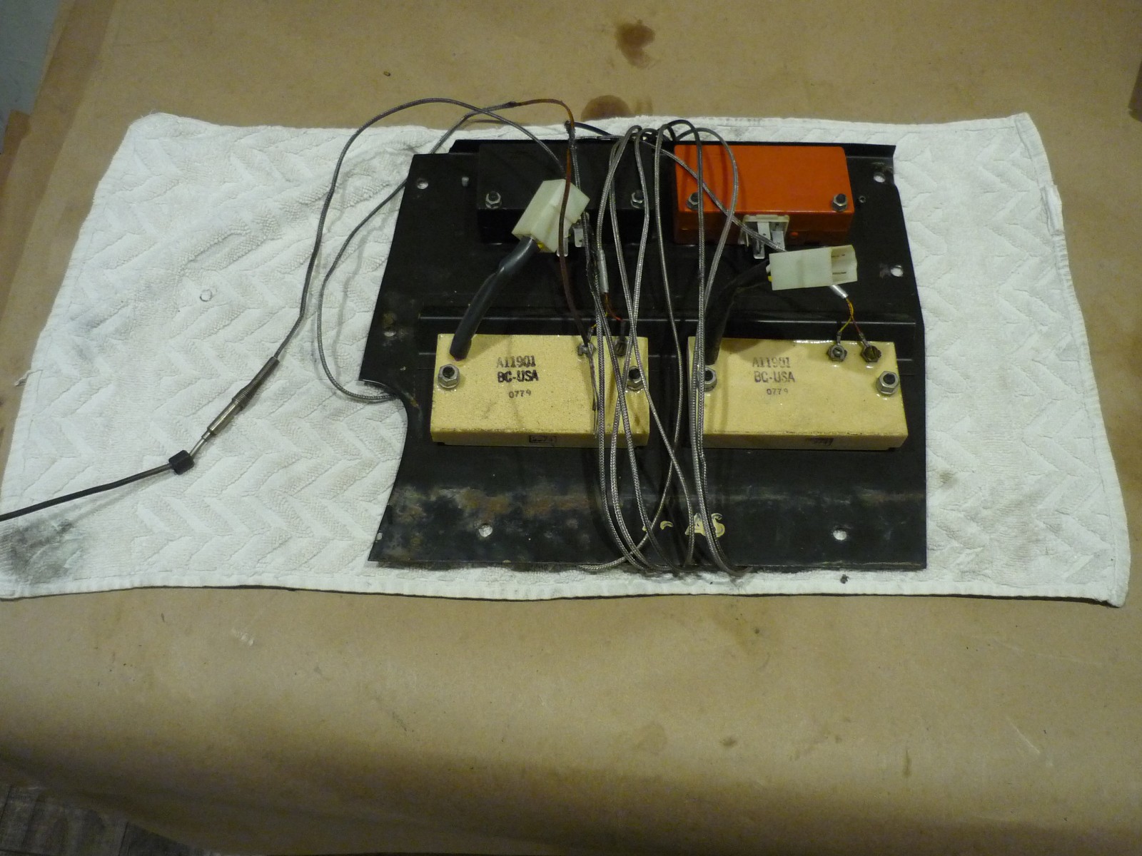 Ferrari 308 GTS USA - Electrical System ,Timer, Switch, Shield Plate - 111745