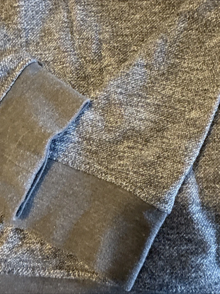 Sudadera con capucha gris Urban Pipeline talla L con bolsillos laterales Foto 2 de 4