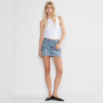 Denim Forum The '90s Mid Rise Cargo Mini Denim Skirt in Blue Size 26