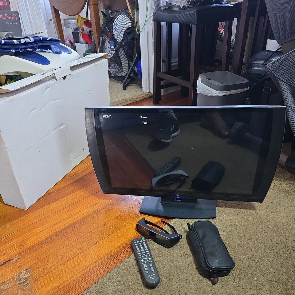 Sony PlayStation 24" 3D Gaming Display TV Monitor 1080p CECH-ZED1U mit Lautsprechern!