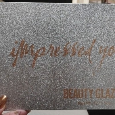 Beauty Glazed Impressed You Pressed Powder Eyeshadow Palette Matte/Shimmer