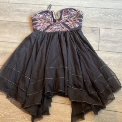 Free people strapless embroidered bodice tulle festival dress size 2 | eBay Free people strapless embroidered bodice tulle festival dress size 2 | eBay
