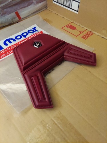 NOS 1981-87 DODGE RAM Pickup Red Horn Pad 1st Gen D & W #4189000-41530 - Picture 4 of 16