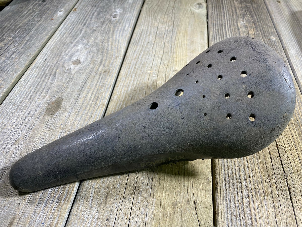 OLD SCHOOL BMX MX ROYAL MX SEAT VINTAGE BURNER BMX RUSTED OLD SCHOOL BMX MX ROYAL MX SEAT VINTAGE BURNER BMX RUSTED