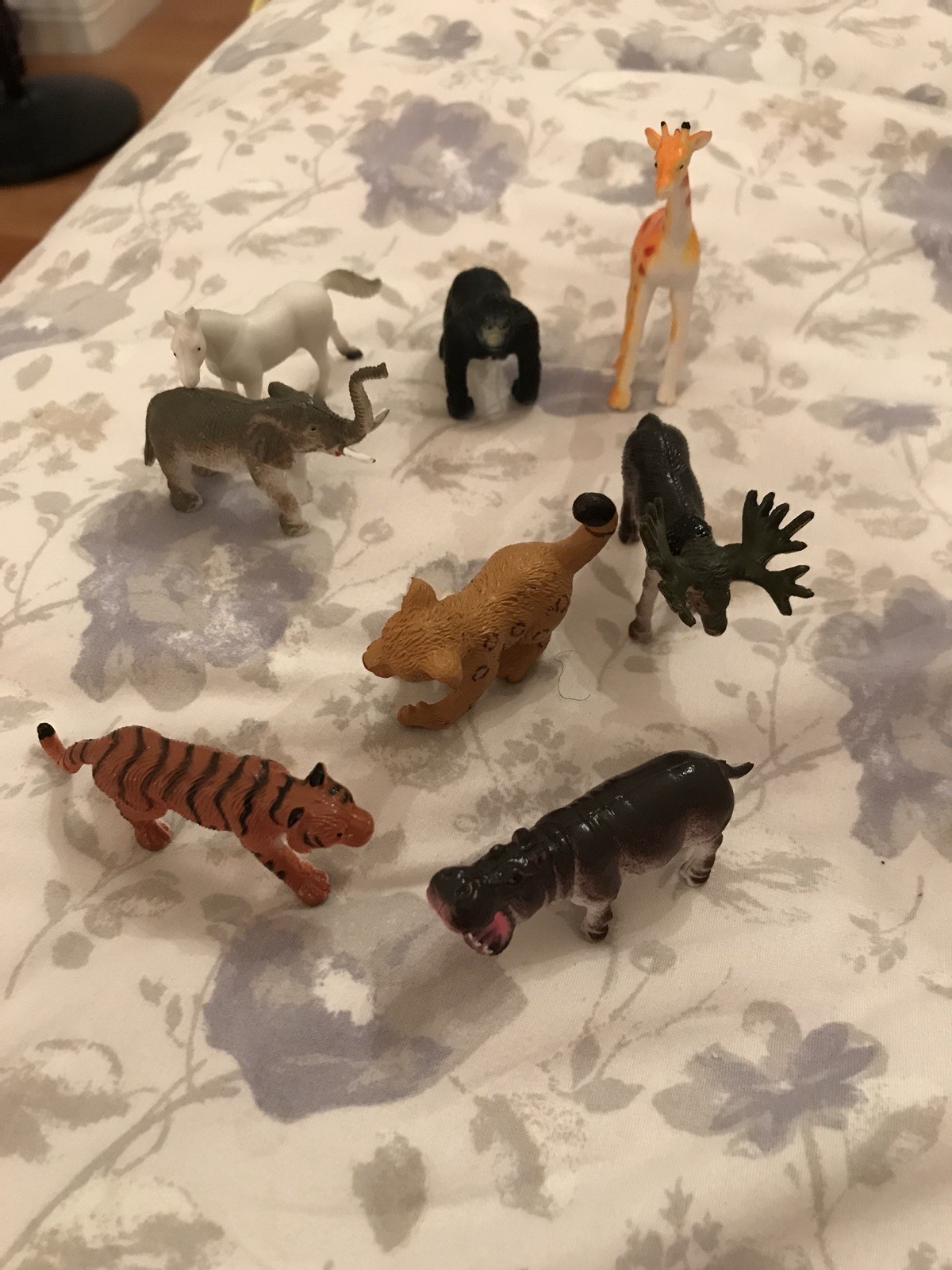 Safari Ltd Vintage Zoo Babies Toy Figurines 8 Аdorable Baby Animals