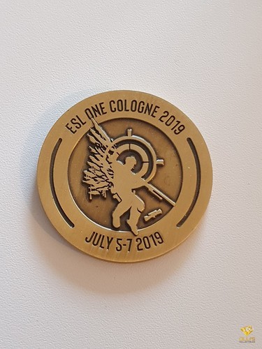 CS:GO CS2 ESL Tournament Coin Pin Button Gold Coin CSGO Cologne 2024 SELEZIONE - Foto 41 di 42