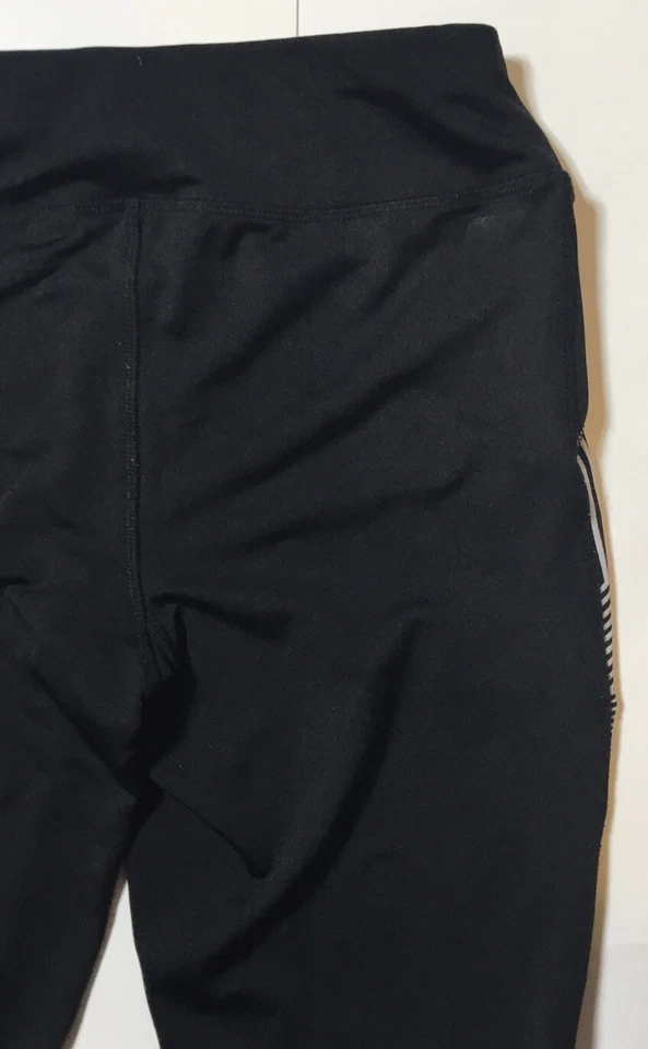 Danskin Now 女式修身打底裤运动服黑白 Zig Zag 印花 M 码 — 第 4/4 张图片