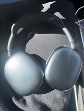 Apple AirPods Max Wireless Noise Cancelling Over-Ear Headphones Gray