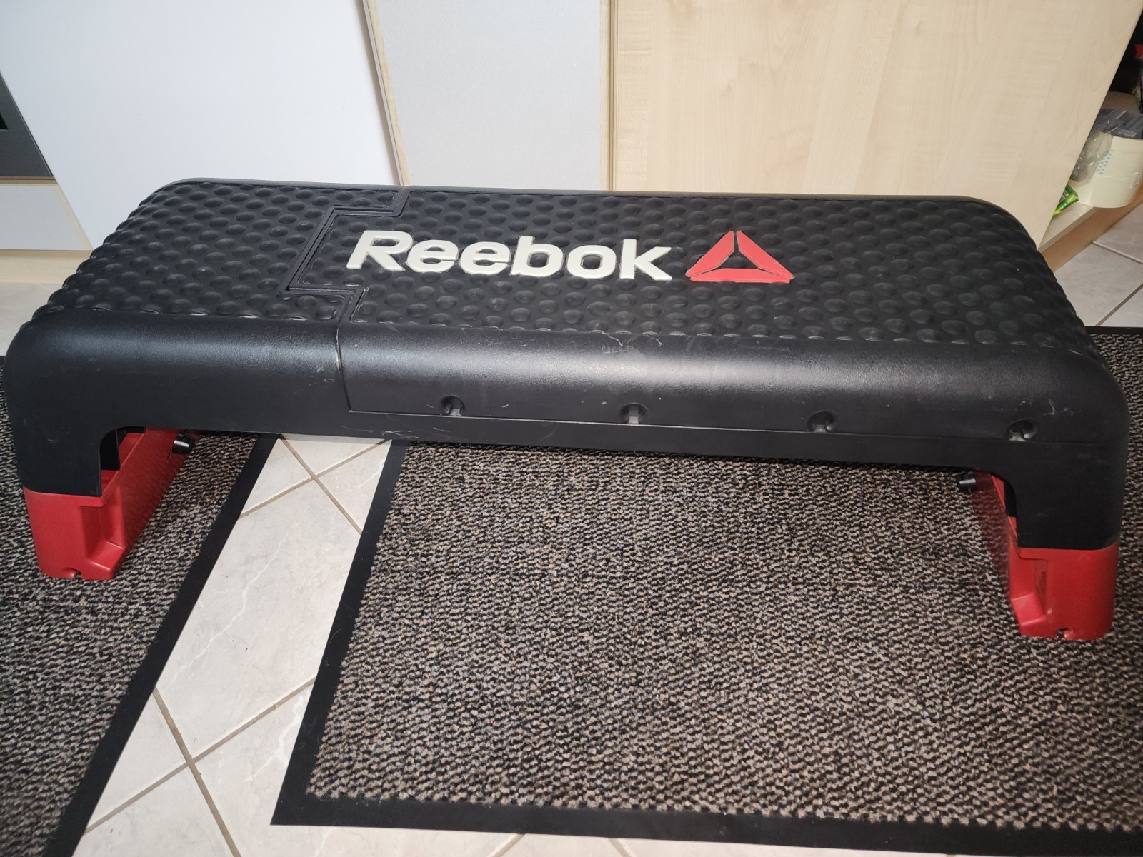 Reebok -Step Platform professional,Schwarz/Rot.