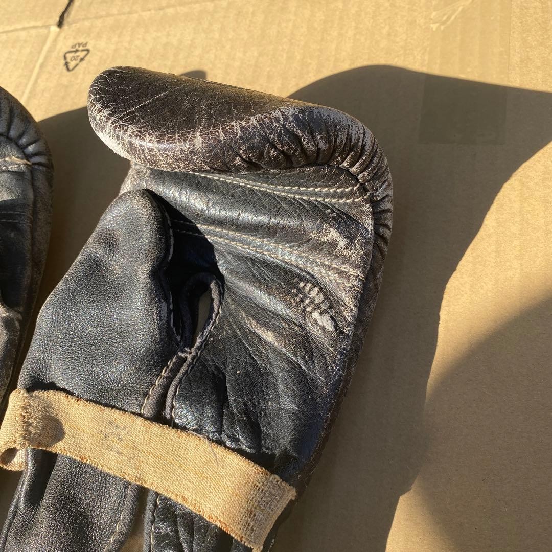 Winning Boxing Bag Punching Gloves SB-2000 Black Old Logo