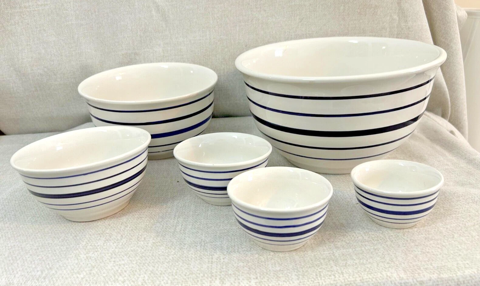 White and Dk Blue Totally Today Ceramic Mixing Bowl Set 6 Pieces