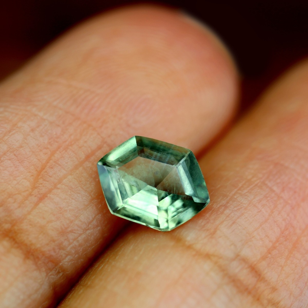 Saphir Vert Naturel D'Australie, 5.2x4.7 Mm, 0.67 Carat, Traité H-chauffage
