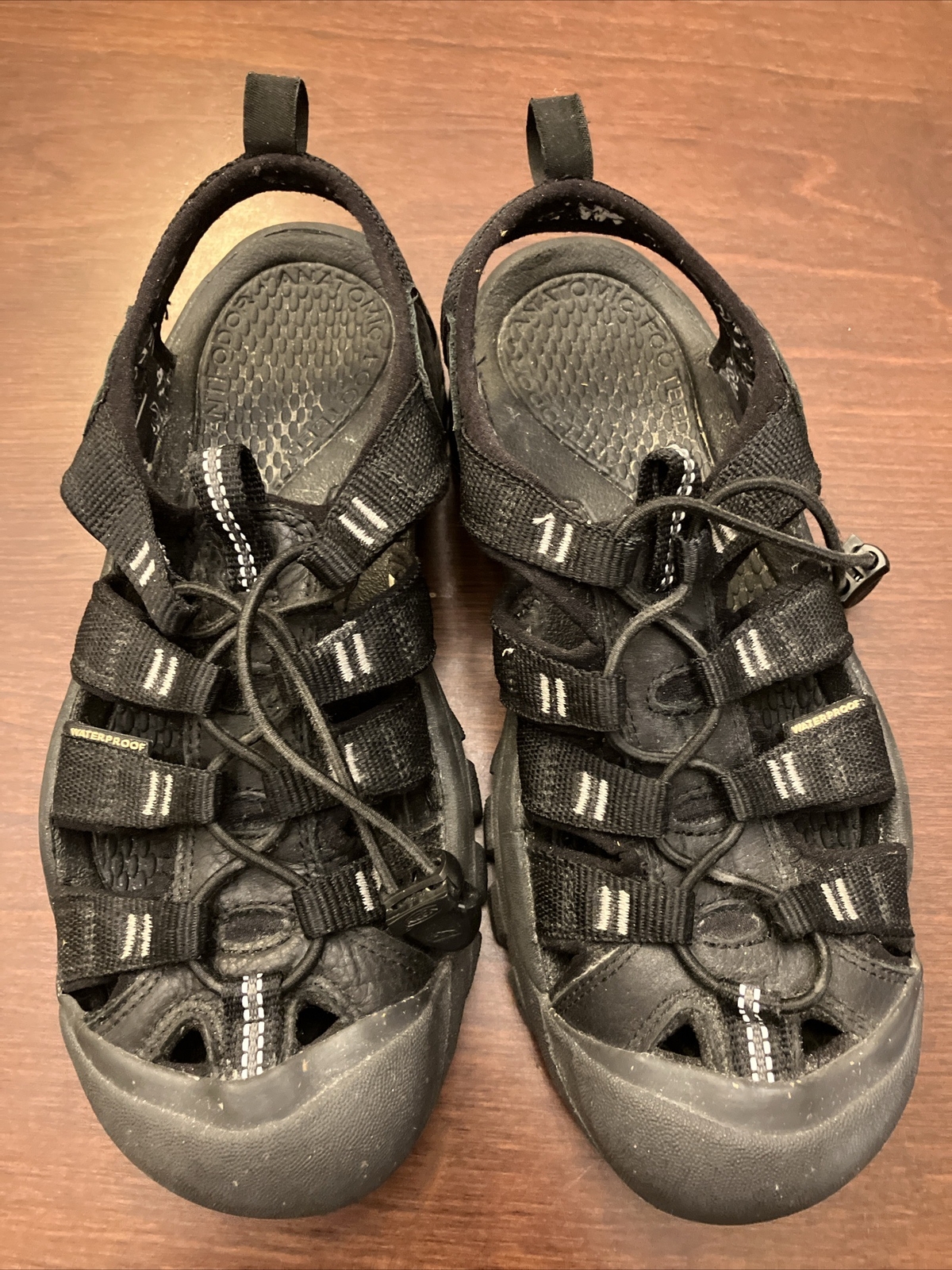 Scarpe da donna Keen taglia 7 pelle plantare anatomico antiodore sandalo