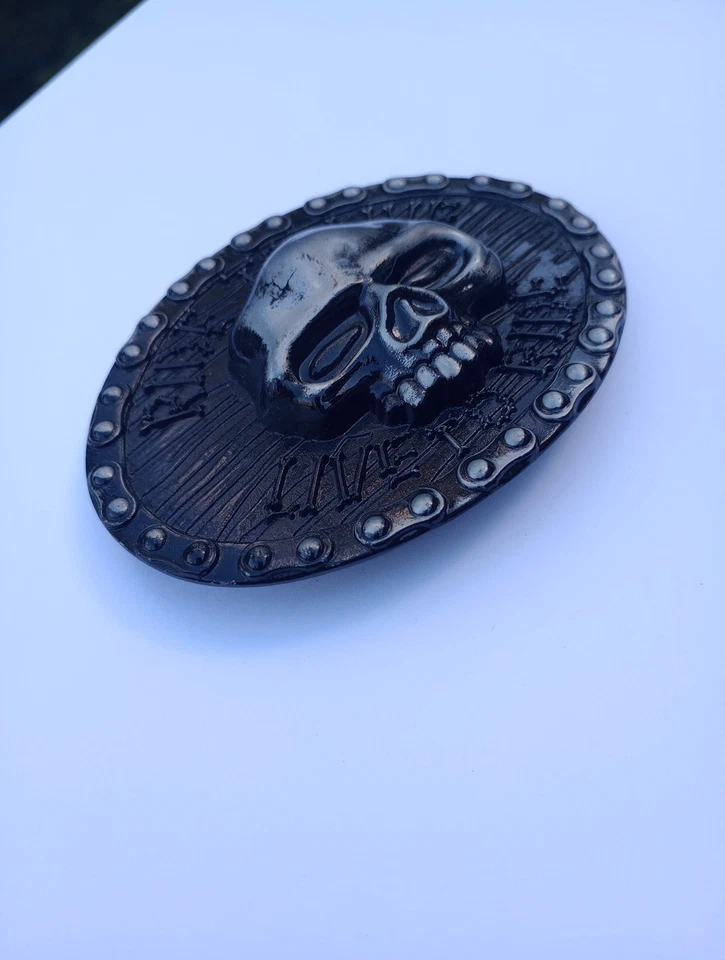 Hebilla de cinturón de motocicleta calavera grande Harley 4"X3' Live To Ride cadena huesos de pala Foto 2 de 4