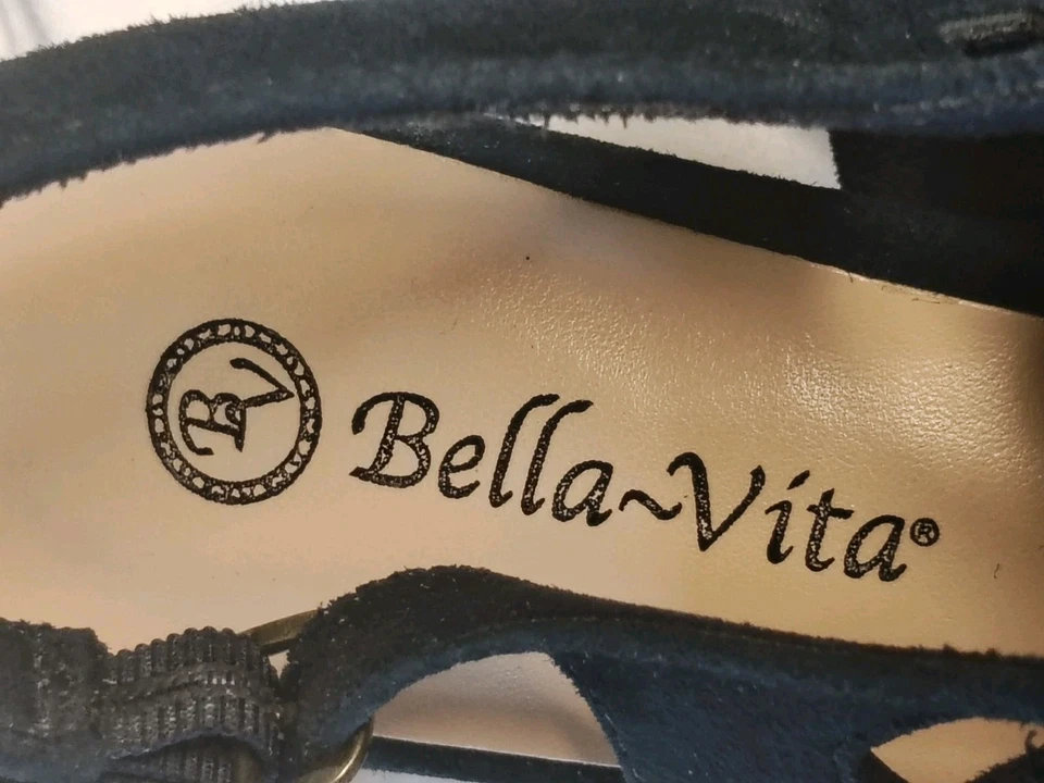 Zuecos de gamuza azul Bella Vita para mujer talla 8 WW zapatos de cuero correas punta abierta usados en excelente estado Foto 3 de 4