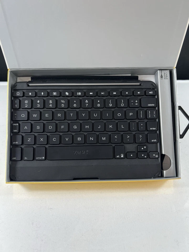 Cubierta de teclado Bluetooth retroiluminada ZAGG para iPad Mini Retina - Probada Foto 4 de 4