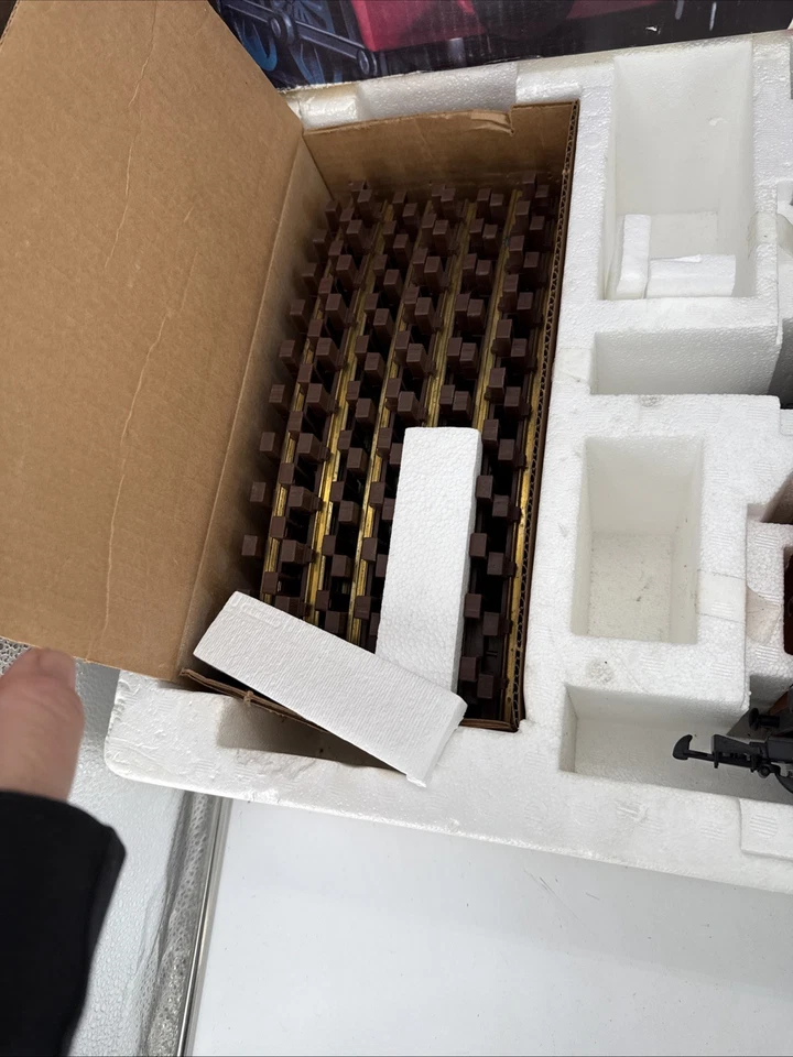 Lionel G Gauge Thomas & Friends Electric Train Set 8-81011 Annie & Clarabel Nice - Image 4 of 4