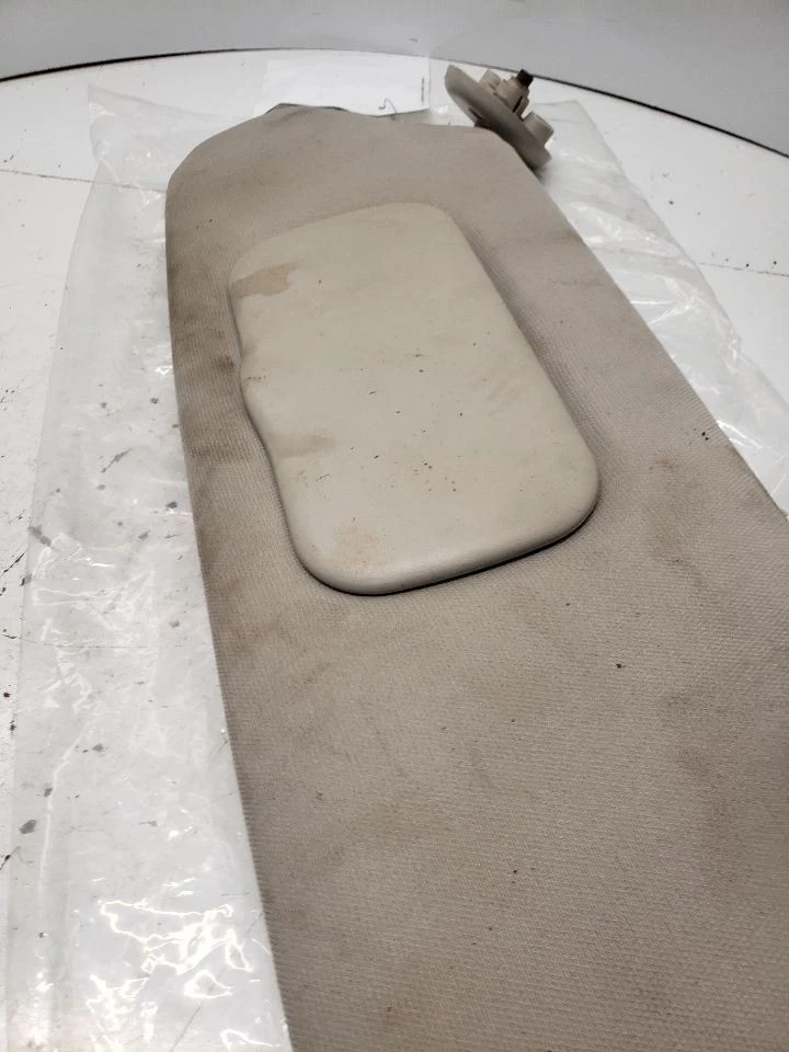 Driver Sun Visor With Illumination Fits 11-20 CARAVAN 1369596 - Image 3 of 4