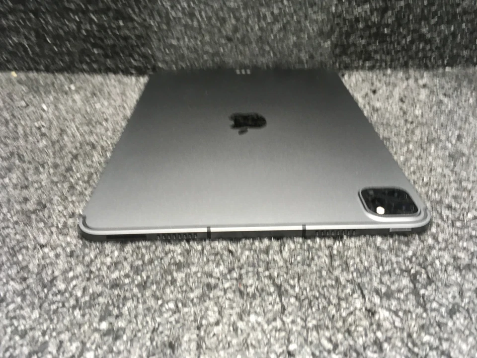 Apple iPad Pro 11-inch (Wi-Fi & Cellular) 8GB RAM 256GB SSD MHMV3LL/A A2301 - Image 3 of 4