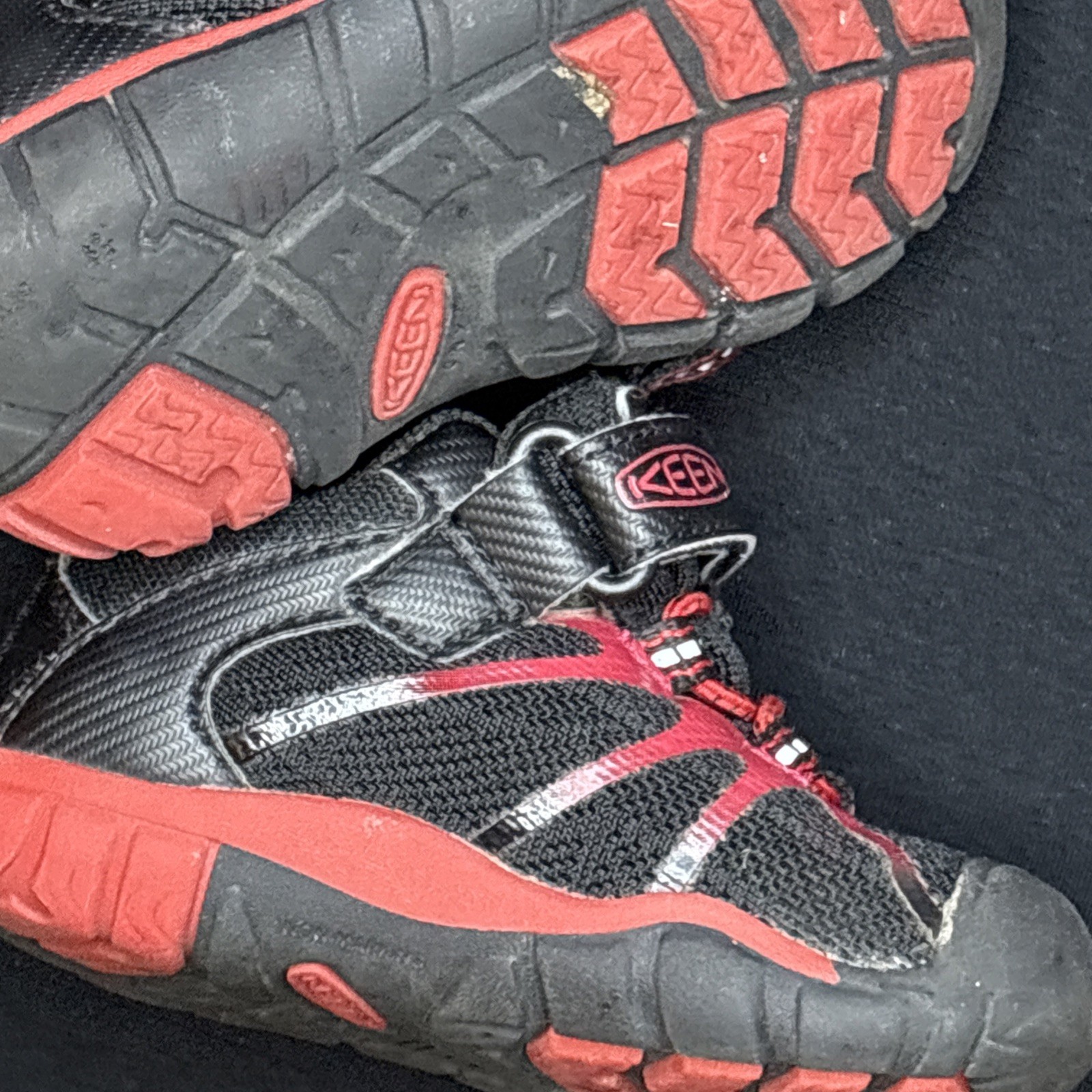 Scarpe sneakers Keen bambino ragazzo taglia 5 rosso nero Chandler 2